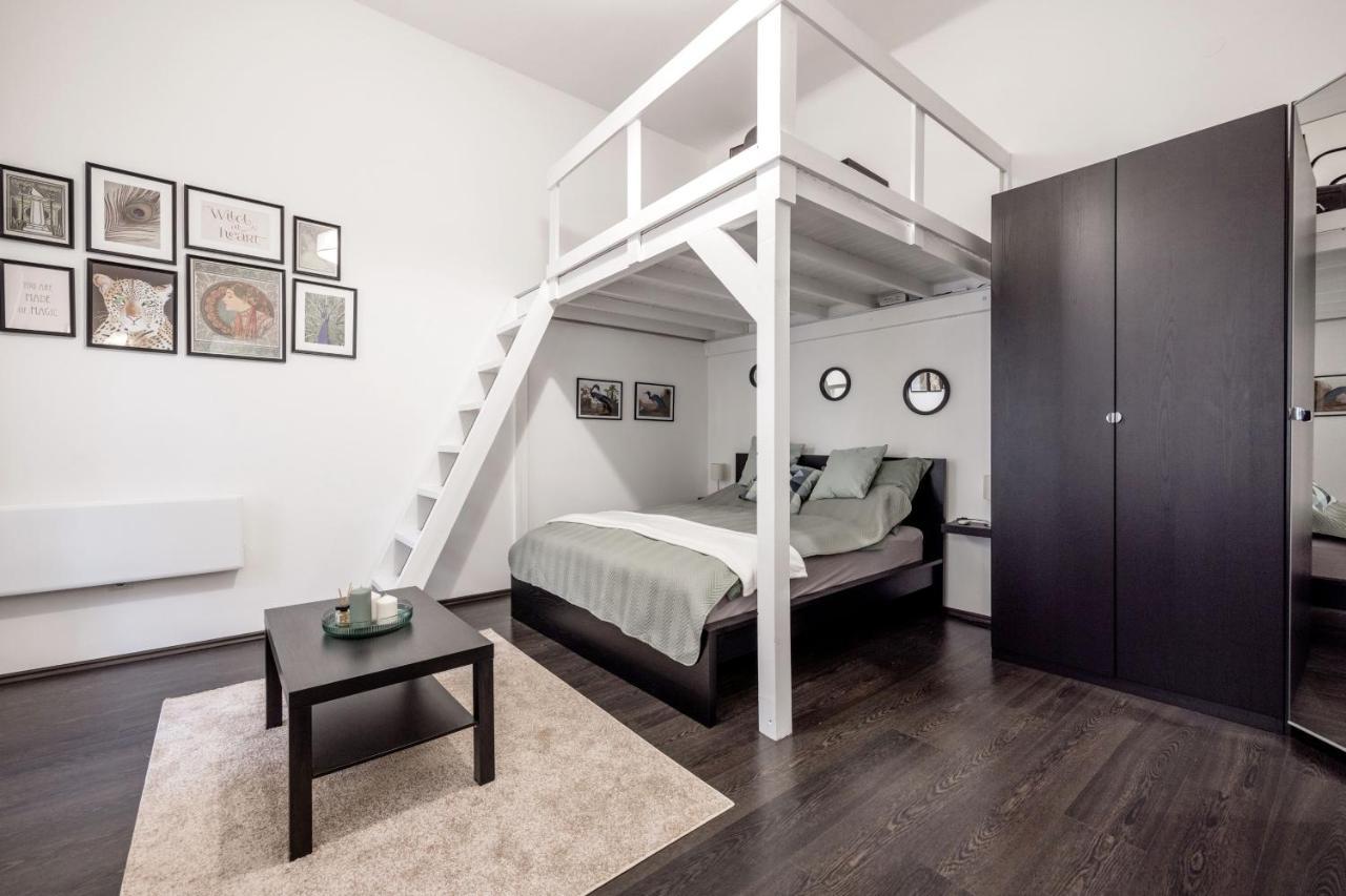 Charming Downtown Hideaway Steps From New York Cafe! Budapeste Exterior foto