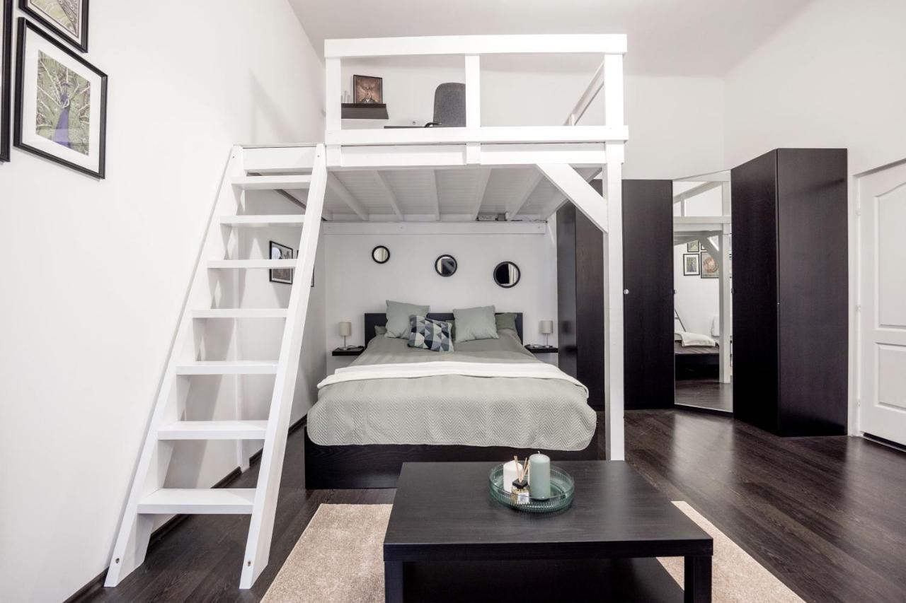 Charming Downtown Hideaway Steps From New York Cafe! Budapeste Exterior foto