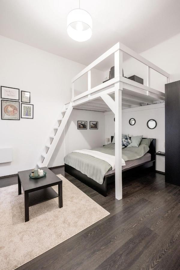 Charming Downtown Hideaway Steps From New York Cafe! Budapeste Exterior foto