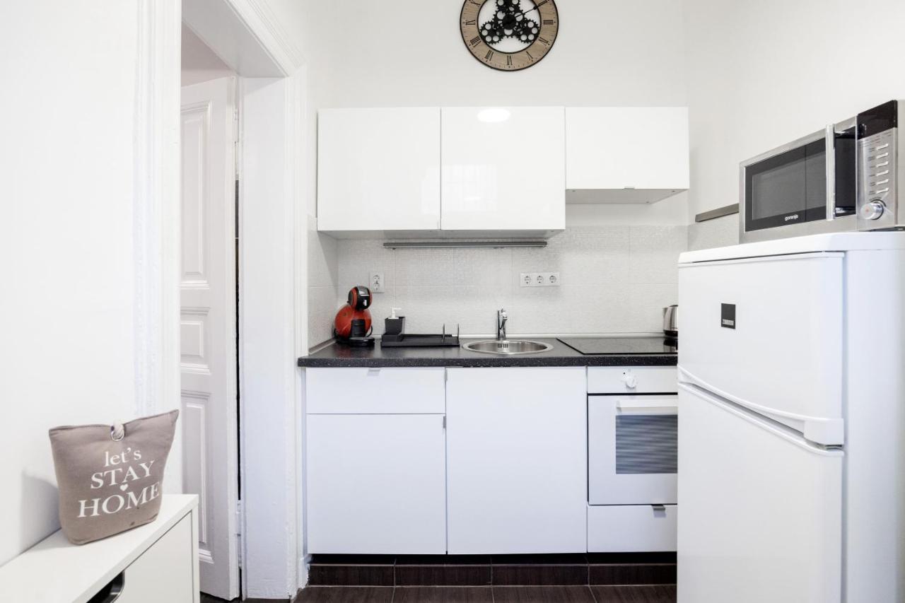 Charming Downtown Hideaway Steps From New York Cafe! Budapeste Exterior foto