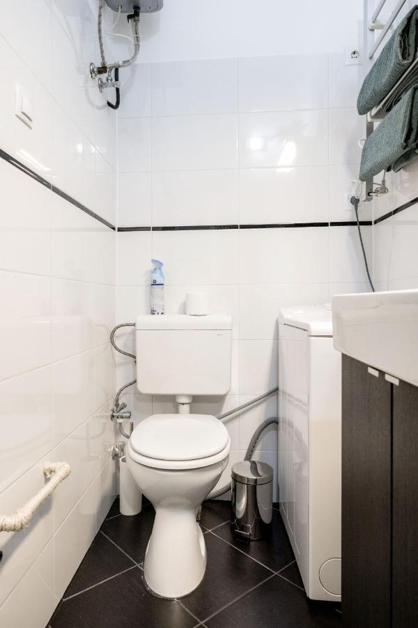 Charming Downtown Hideaway Steps From New York Cafe! Budapeste Exterior foto