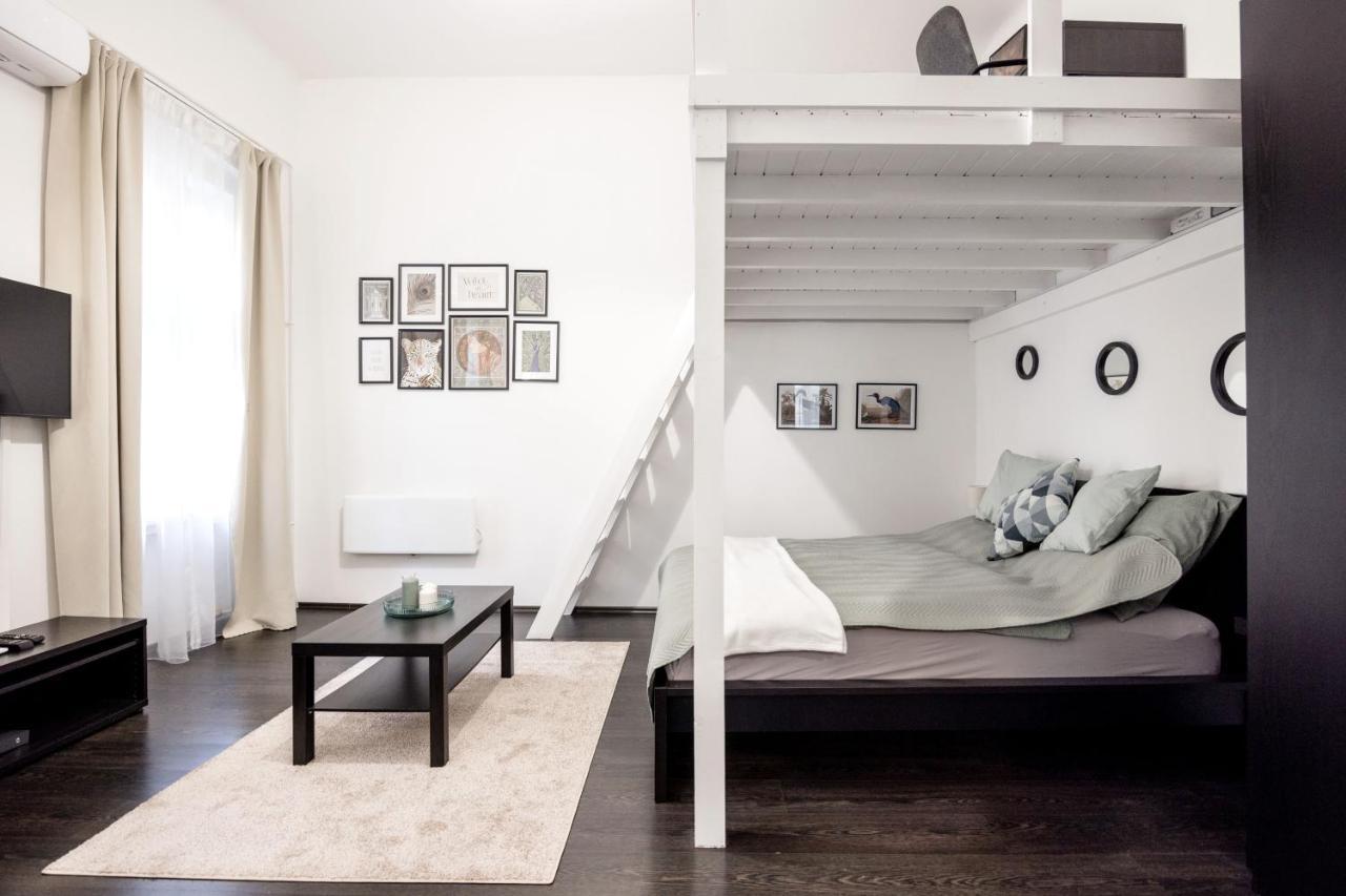 Charming Downtown Hideaway Steps From New York Cafe! Budapeste Exterior foto