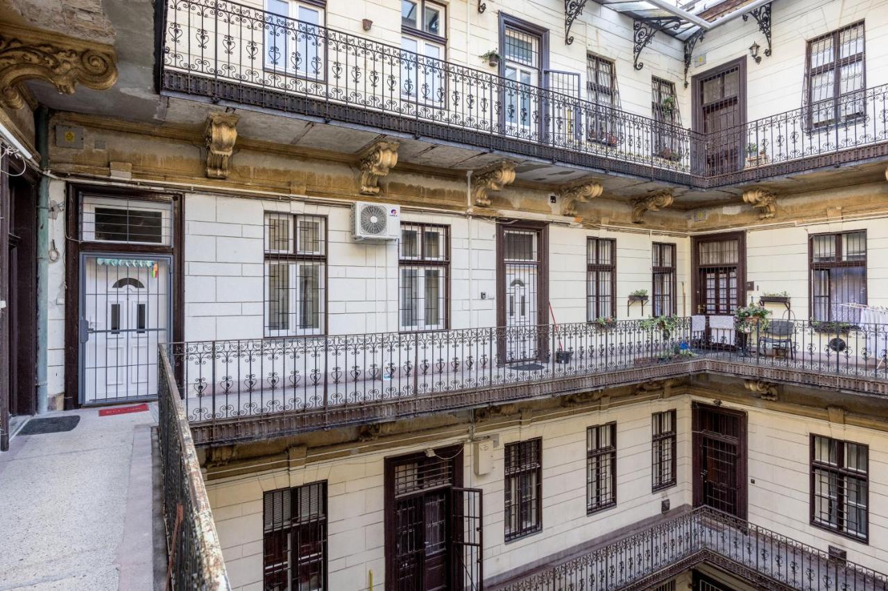 Charming Downtown Hideaway Steps From New York Cafe! Budapeste Exterior foto