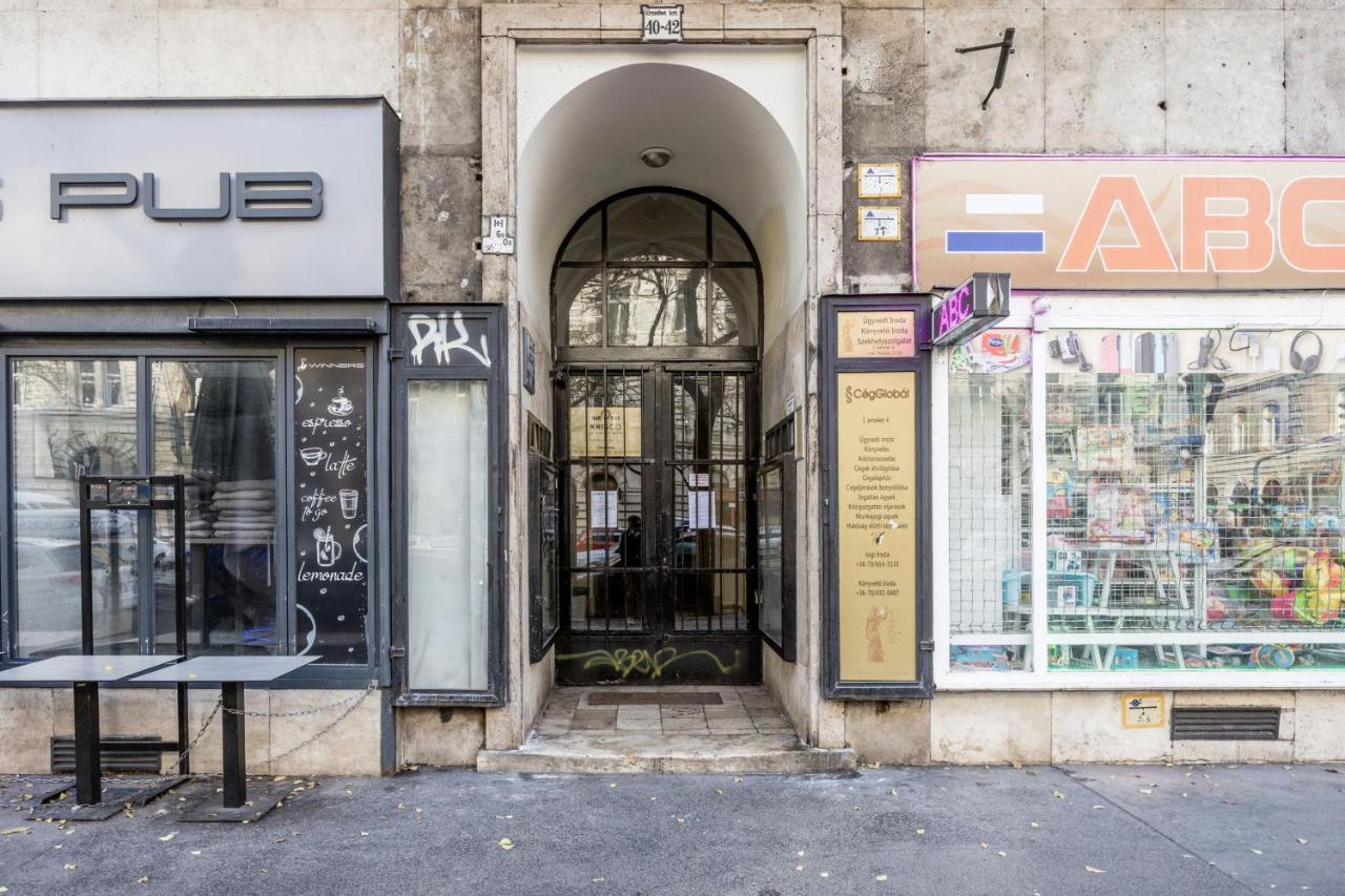 Charming Downtown Hideaway Steps From New York Cafe! Budapeste Exterior foto